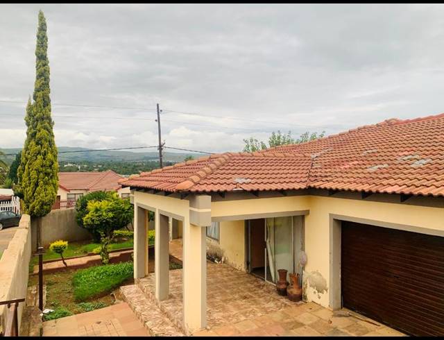 3 BEDROOM HOUSE FOR SALE IN HILLS VIEW